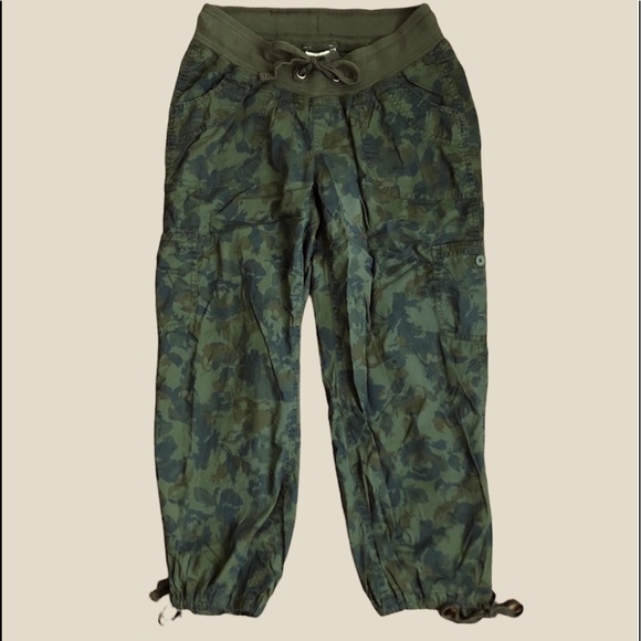 Motherhood Maternity Cargo Capris Capri 